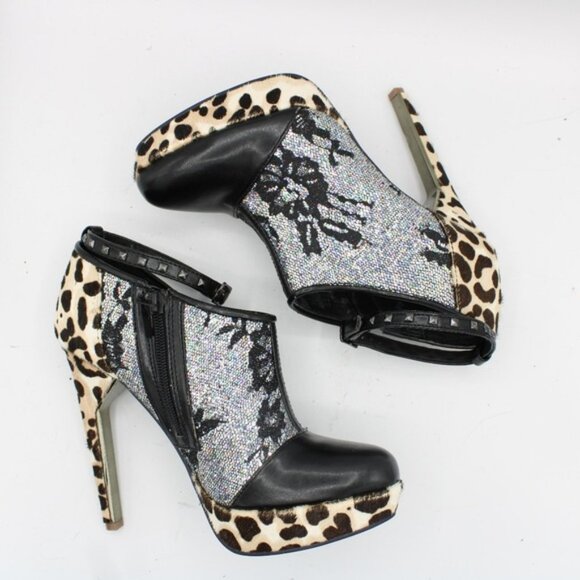 RACHEL Rachel Roy Shoes - NEW NWT Rachel Roy Black Kadirah Platform Ankle Strap Boots/Booties Size: US 6